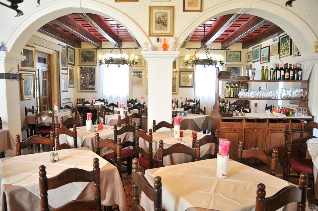 Hotel 5 Colonne Mirano Ruang foto